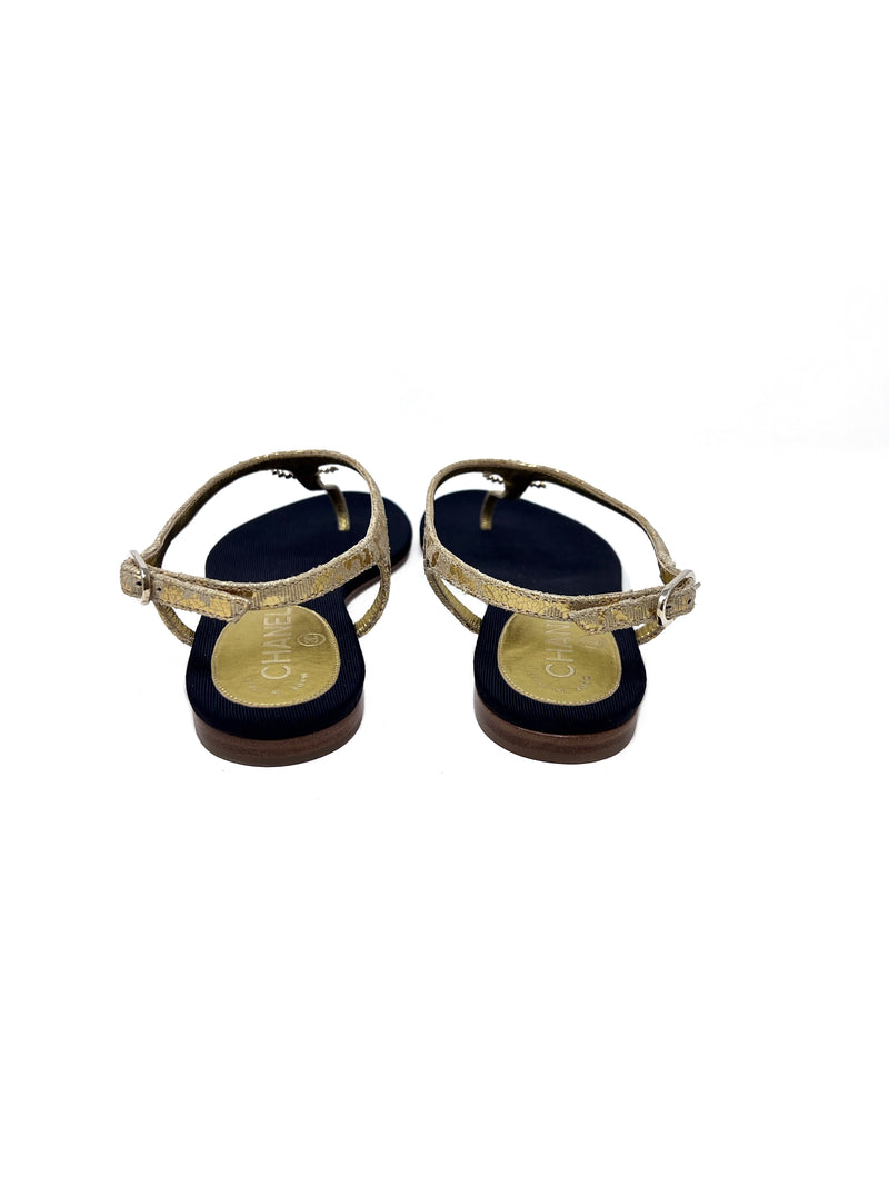 Chanel W Shoe Size 35.5 '15C Gold Flakes Embellished CC Thong Sandal