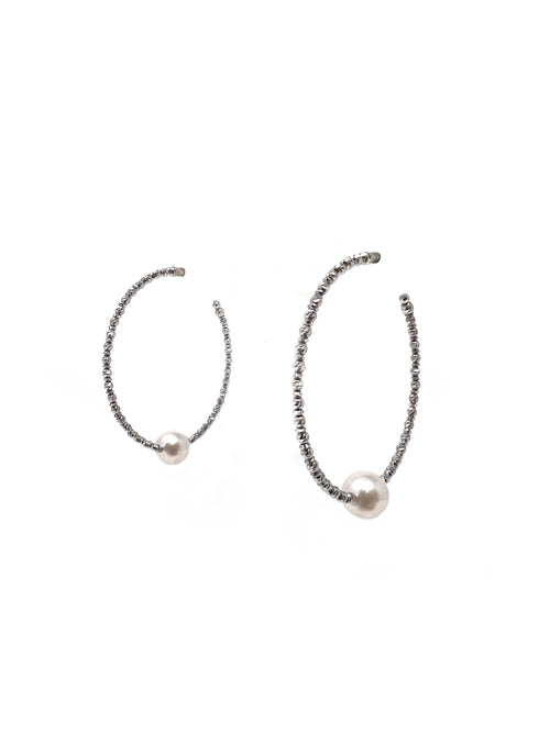 Pearls By Shari WB! 'Sparkle Bangle' 18K WG & Akoya Pearl Hoop Med Earrings
