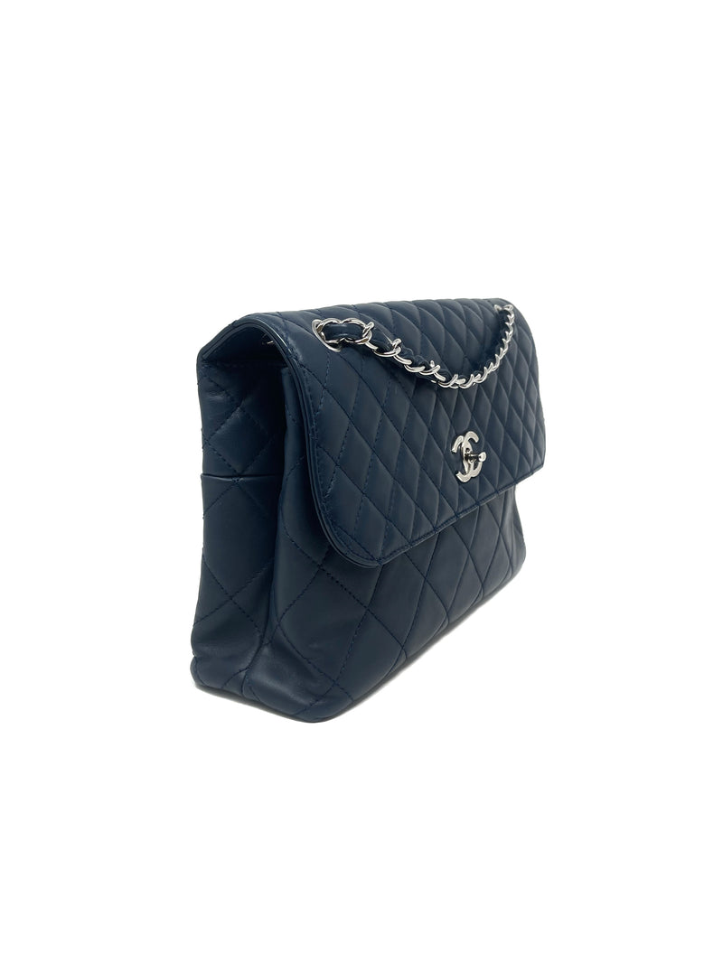 CHANEL classic Medium single flap navy blue shoulder bag